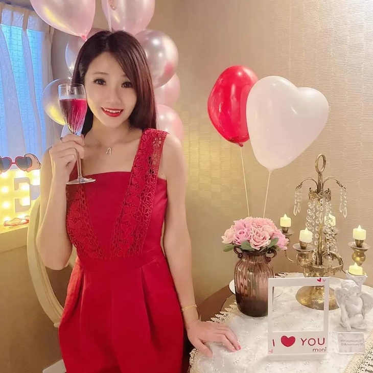 美女代言人：黃芓期