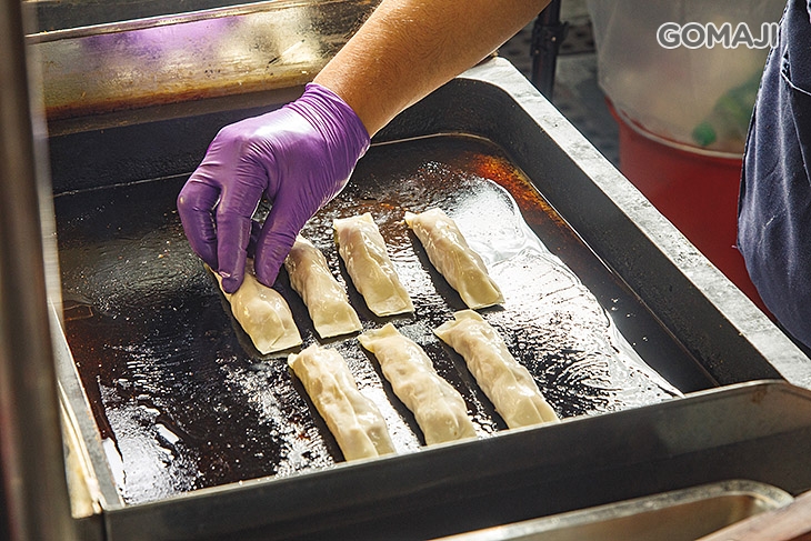 酸白菜鮮蝦大鍋貼 