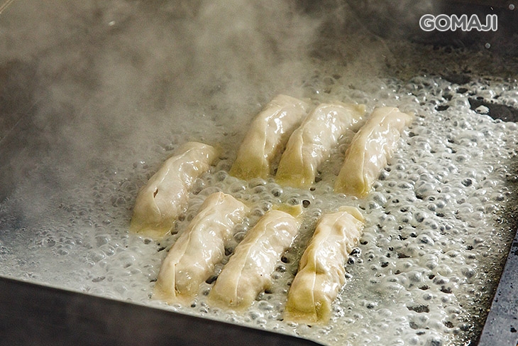 酸白菜鮮蝦大鍋貼 