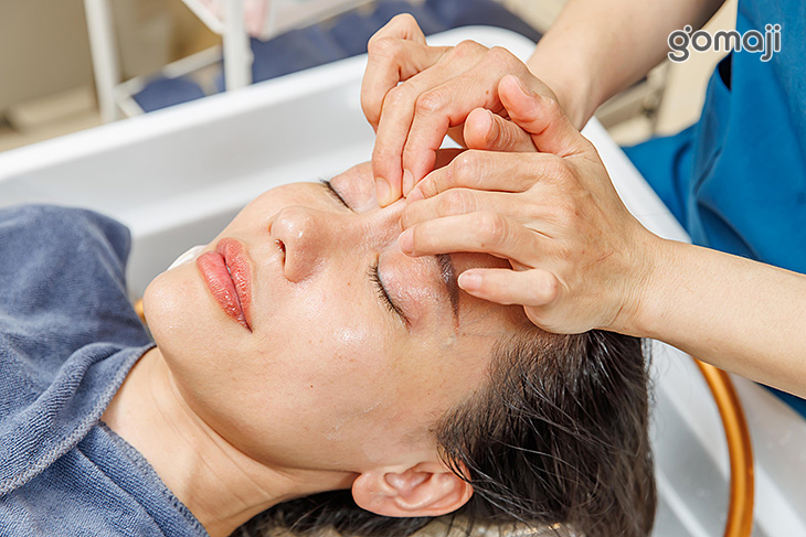 額頭眼周減壓手技精油按摩