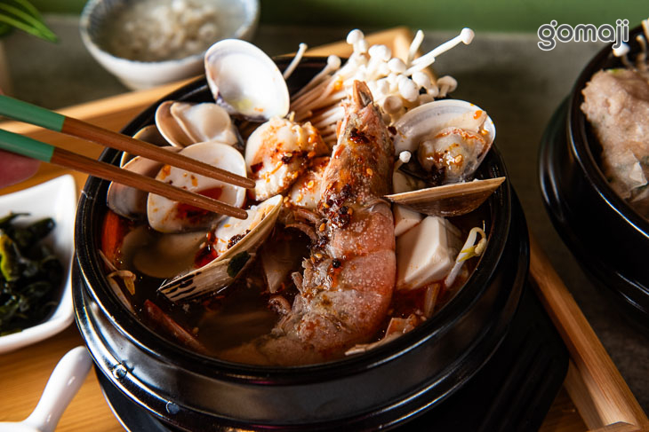 椒麻海鮮燕餃煲