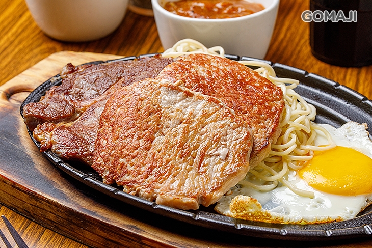 雙拼(150特製牛排 + 香煎豬排)