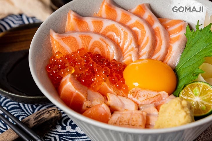 暴走鮭魚丼