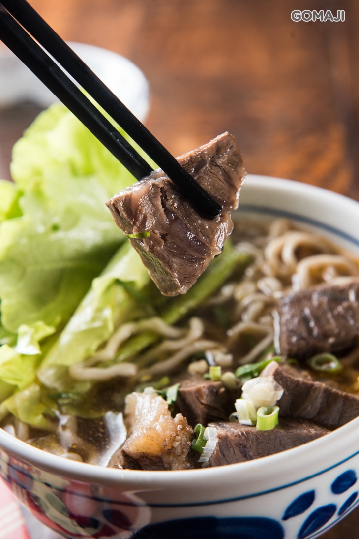 牛肉拉麵
