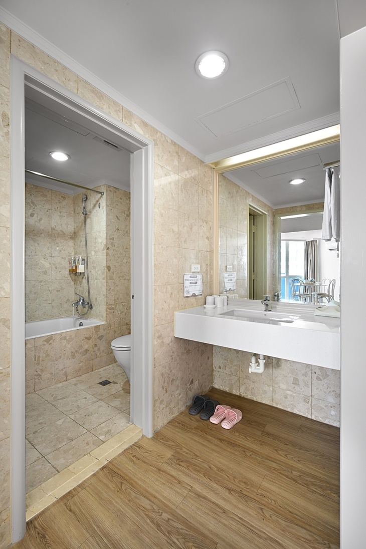 海景客房(二大床+二小床)