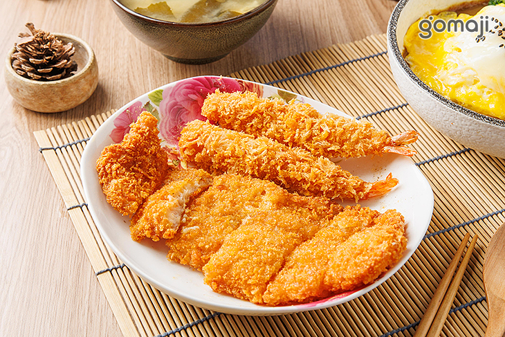 炸蝦雙拼歐姆蛋咖哩飯