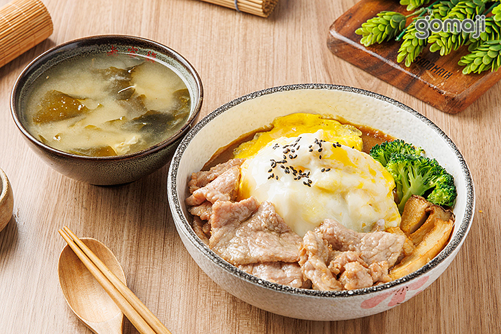 B.招牌歐姆蛋咖哩飯