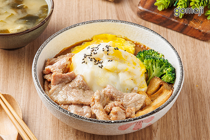 招牌歐姆蛋咖哩飯