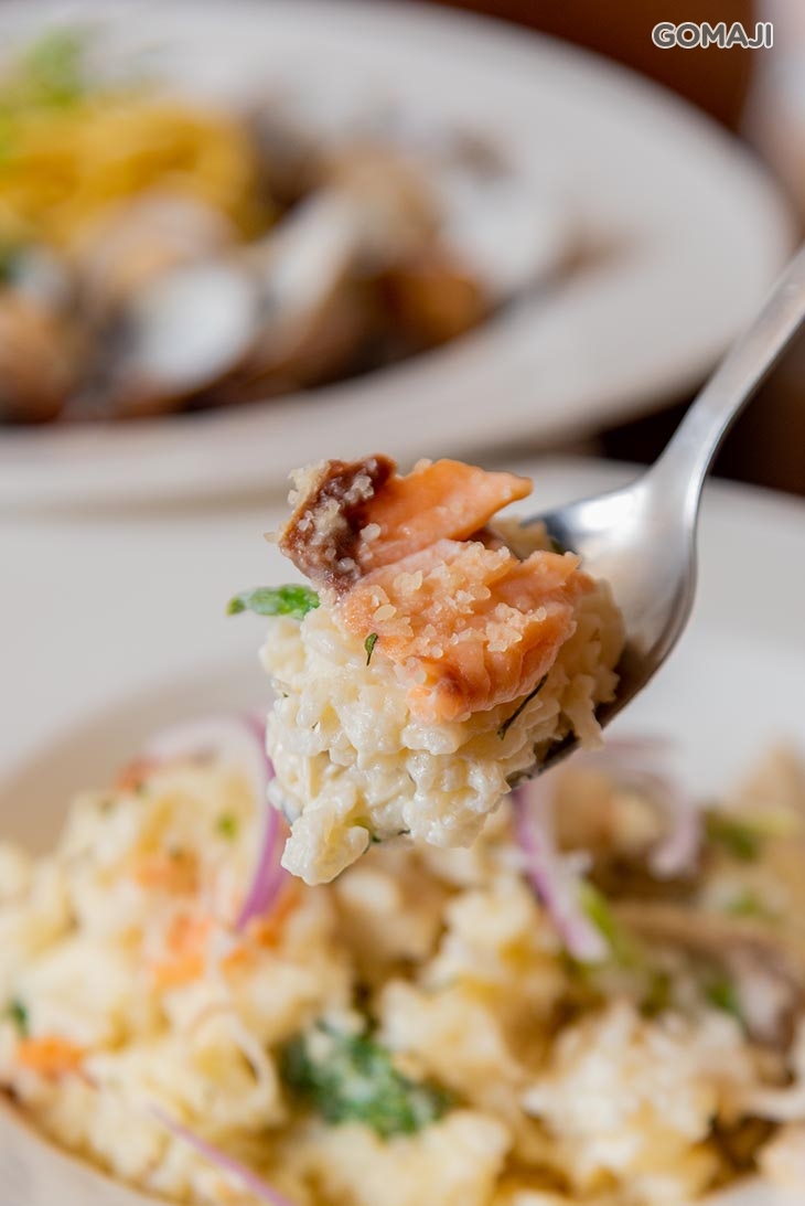 奶油白醬燻鮭魚野菇燉飯