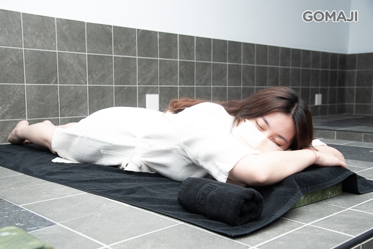 日本神黑石岩盤浴場體驗