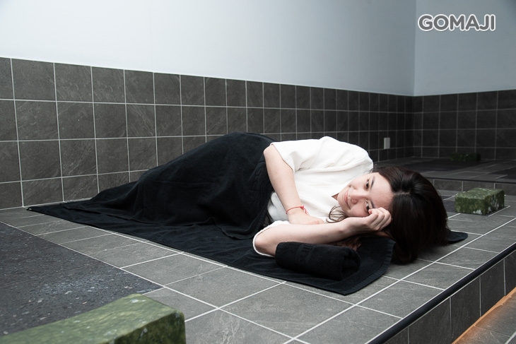 日本神黑石岩盤浴場體驗