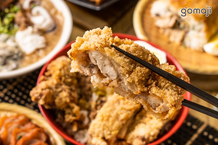 滷肉雞腿排飯