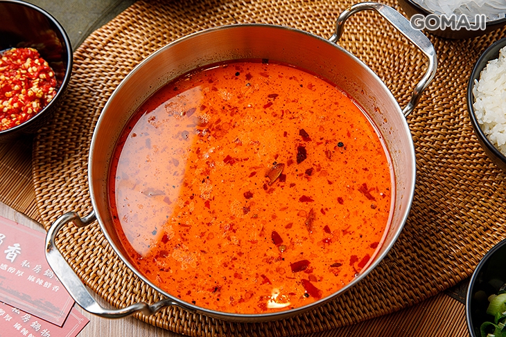 麻辣牛奶湯底