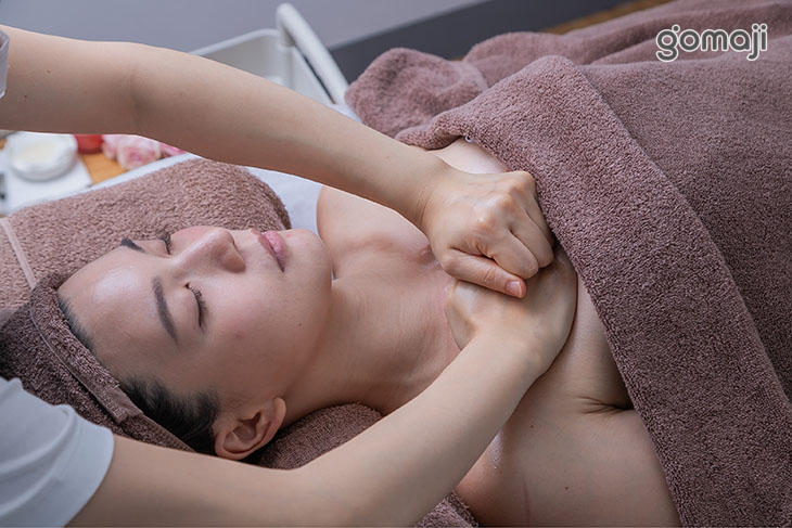 胸部激活副乳集中手技提拉按摩