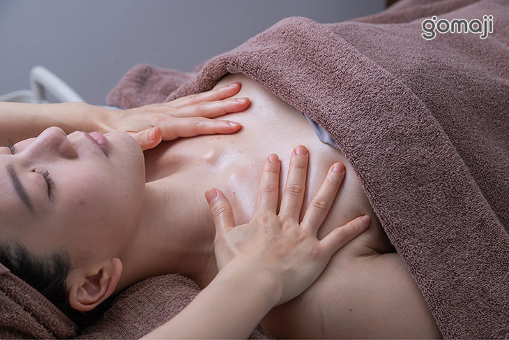 胸部激活副乳集中手技提拉按摩