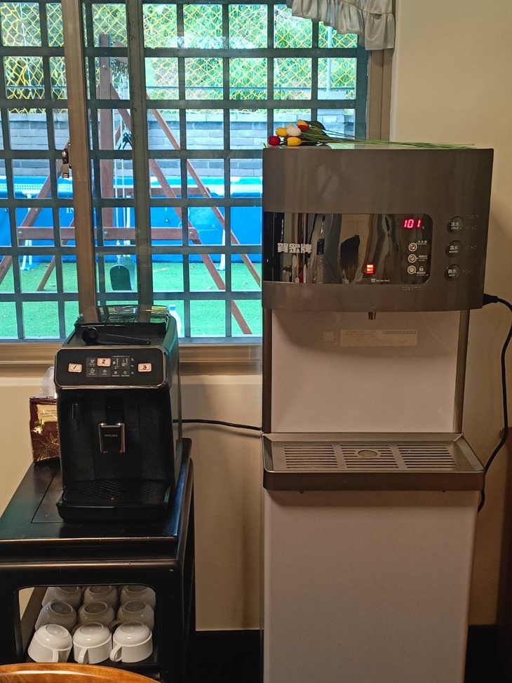 飲水機和咖啡機