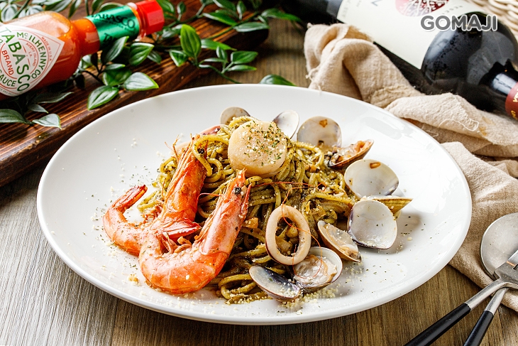 青醬海鮮義大利麵 