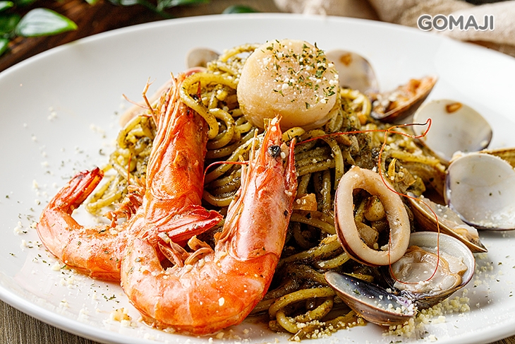 青醬海鮮義大利麵 