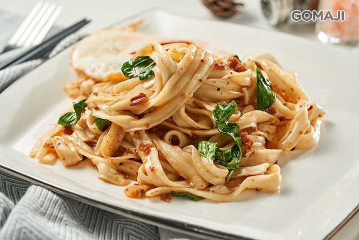 香辣肉燥鐵板麵 