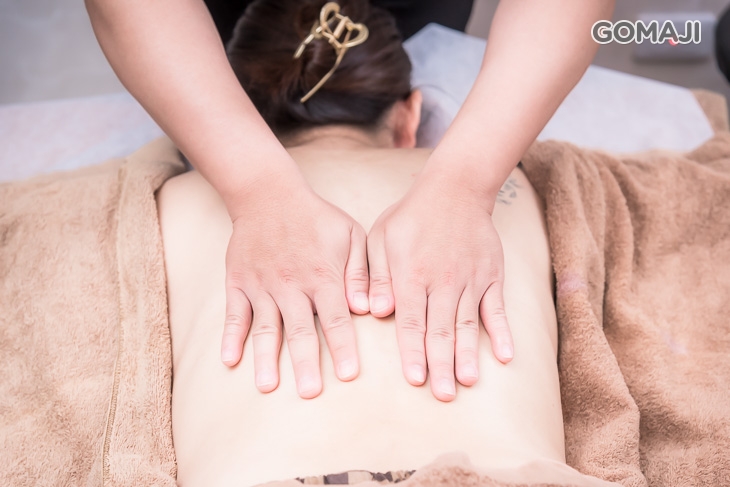 搭配精油全身深層舒暢按摩(脖子至腳底)