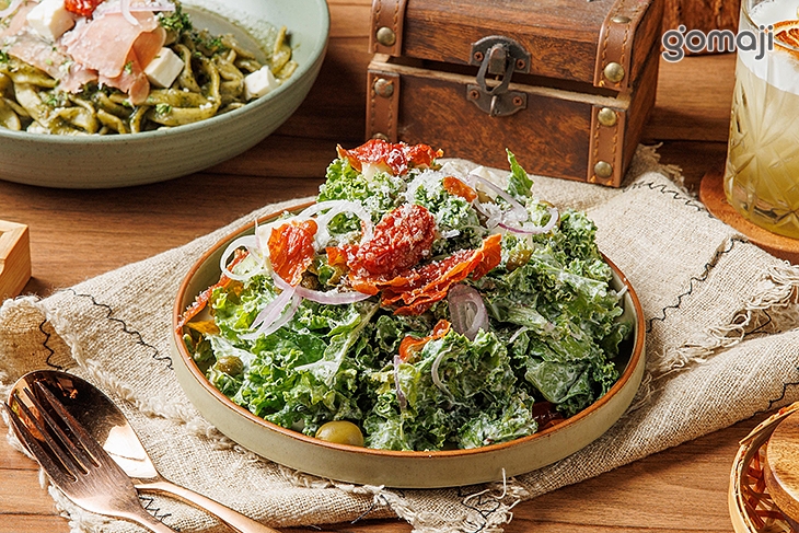 羽衣甘藍/酸奶醬/帕馬火腿