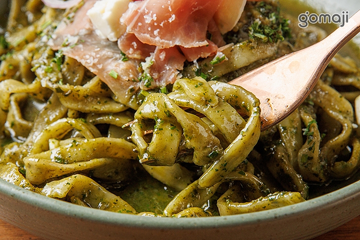 帕瑪火腿羅勒菠菜手工麵