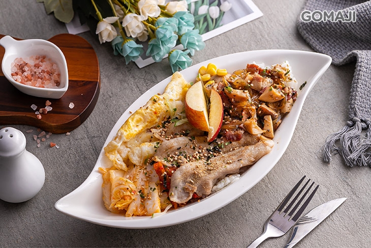 塔香野菇培根五花拌飯  