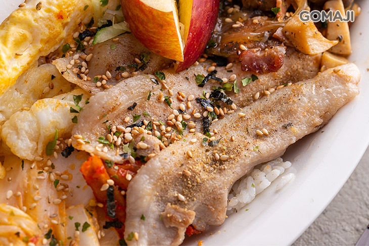 塔香野菇培根五花拌飯  