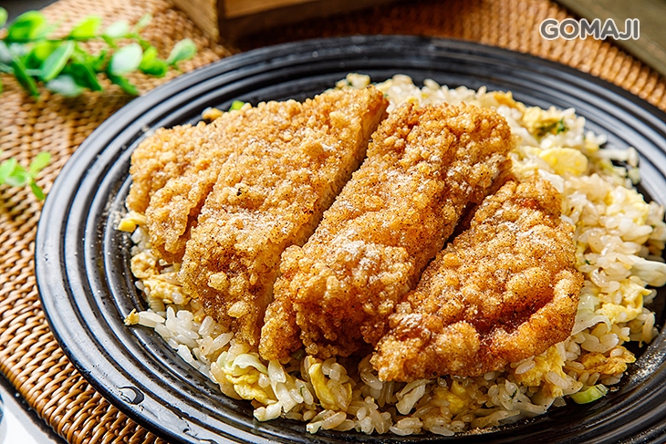 現炸排骨炒飯