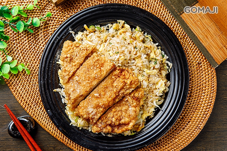 現炸排骨炒飯