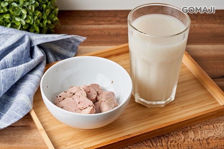 A.解解嘴饞的午茶小食組合〈120g肉品：嫩煎舒肥雞胸肉/義式蒜香雞胸肉/義式蒜香豬小里肌/韓式泡菜豬小里肌/照燒雞里肌/日式咪瘦雞 任選一 + 薏仁漿/無糖豆漿 任選一〉
