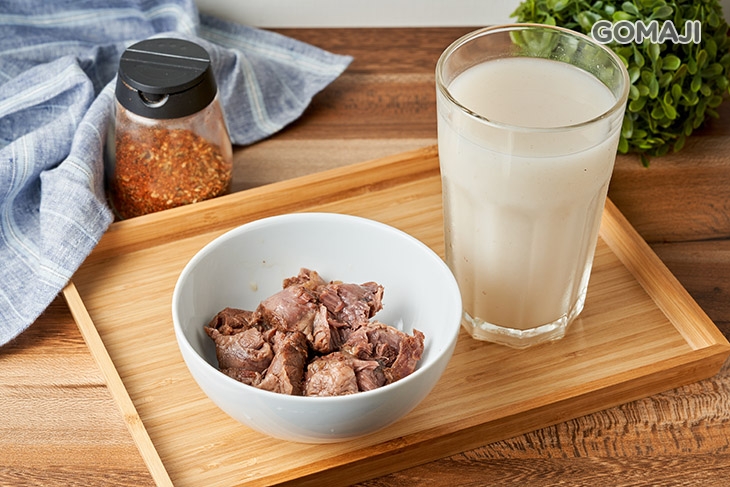 C.解解嘴饞的長肉肉組合〈精緻低脂牛腱肉(120g)/法式蒜香板腱牛排(120g)/雞胸沙拉 任選一 + 薏仁漿/無糖豆漿 任選一〉