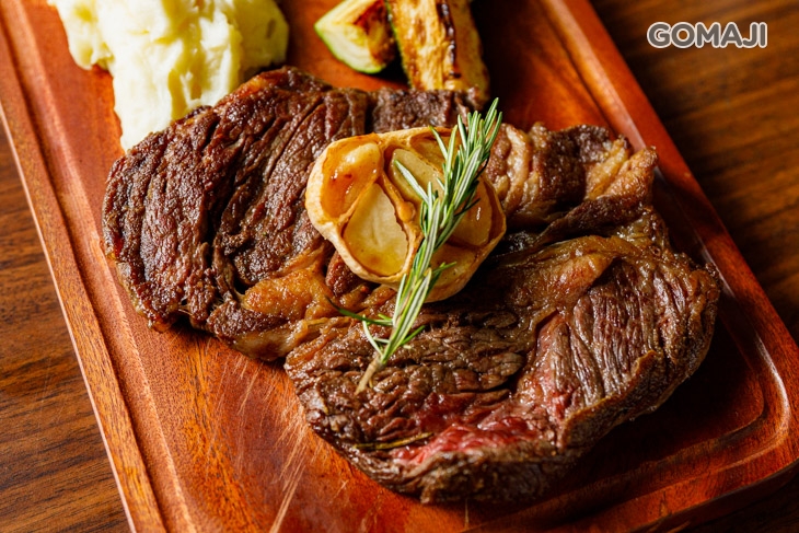 14天熟成肋眼牛排佐馬鈴薯泥