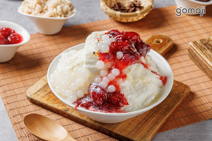 草莓牛奶雪花冰