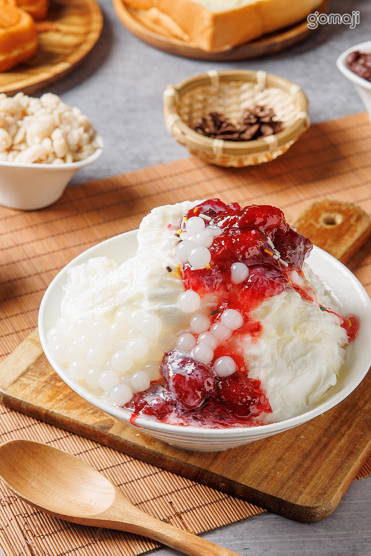 草莓牛奶雪花冰