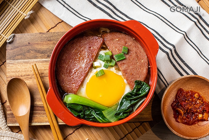 午餐肉蛋麵