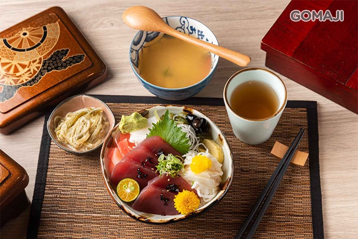 B.山藥鐵火丼套餐