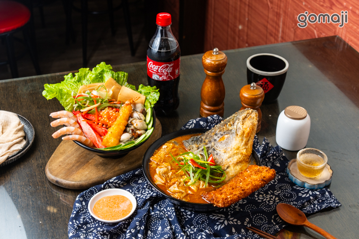 二~三人綜合海鮮砂鍋菜魚頭肉鍋