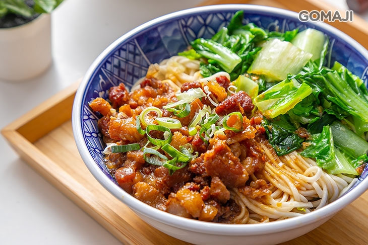 滷肉乾麵