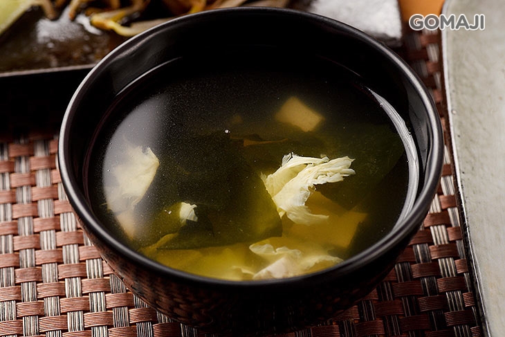 白飯、湯品、霜淇淋、飲料自助吧無限供應