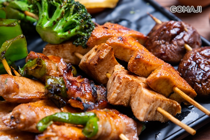 香菇、青椒、四季豆、花椰菜、金針豬里肌卷、青蔥豬里肌卷、糯米椒豬卷、百頁豆腐、豬血糕、甜不辣、起司馬鈴薯、洋蔥起司棒棒糖