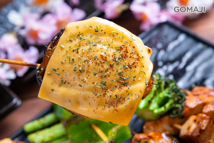 香菇、青椒、四季豆、花椰菜、金針豬里肌卷、青蔥豬里肌卷、糯米椒豬卷、百頁豆腐、豬血糕、甜不辣、起司馬鈴薯、洋蔥起司棒棒糖