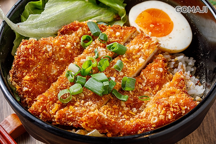 炸雞排丼飯