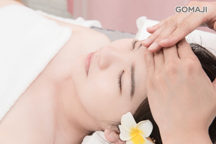 臉部按摩(搭配雪精蘆薈按摩滋養霜)