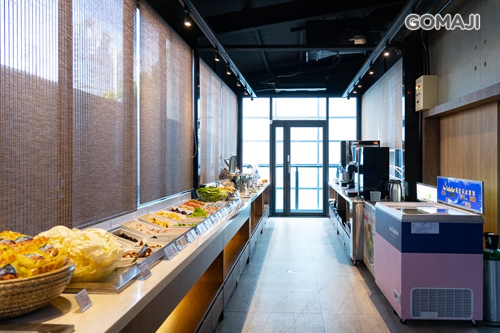 套餐自助食材區