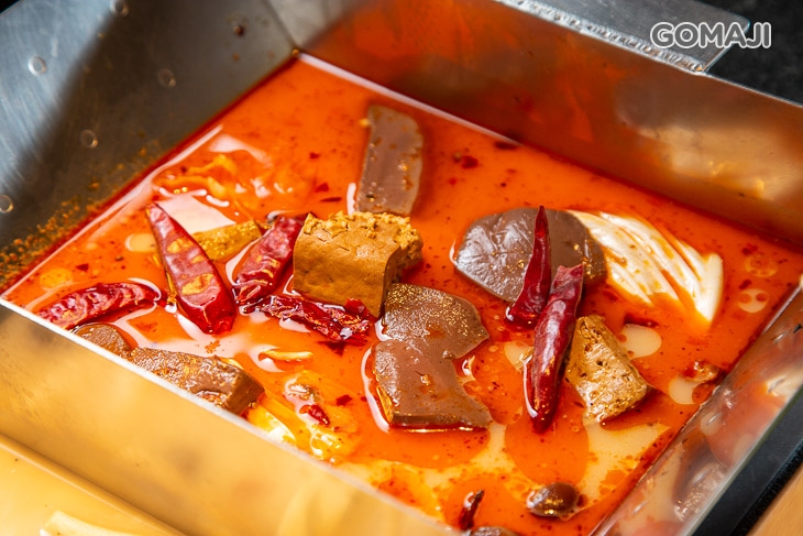 昭日大紅袍麻辣鍋