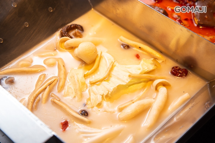 豚燒蕈菇白湯鍋