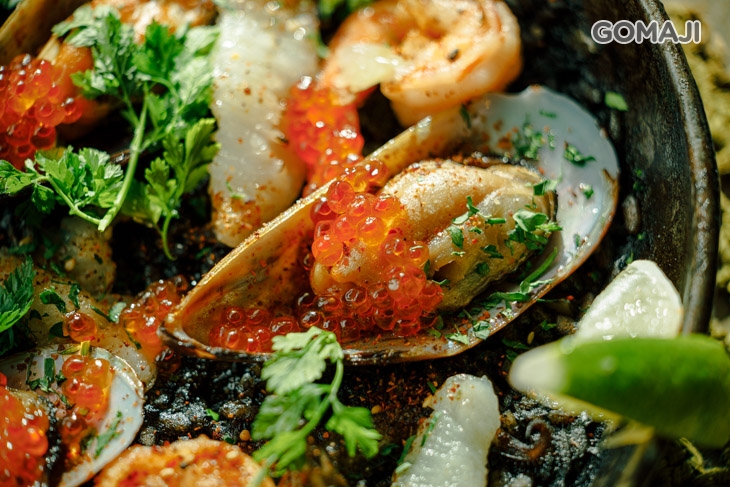 墨魚汁海鮮烤飯