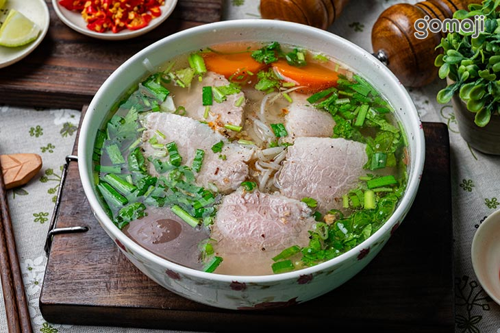 清湯豬肉河粉