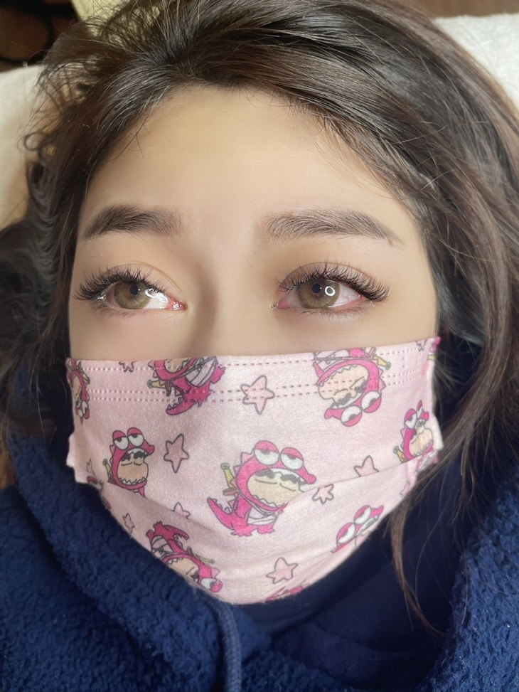 美人該有的樣子~心機感 YY毛美睫嫁接：600~700 根(依原生睫毛嫁接)